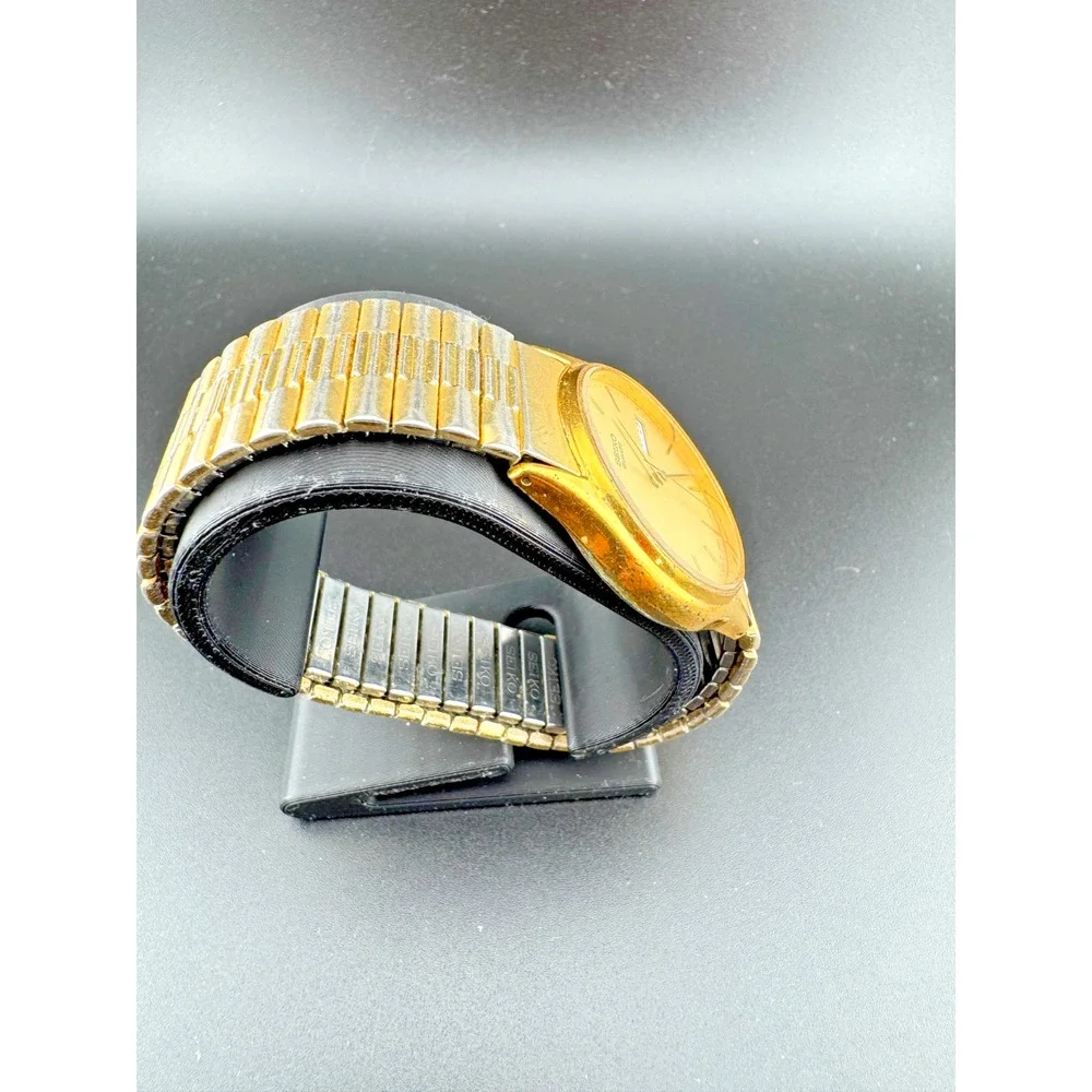 Vintage Seiko Quartz Gold Tone Day Date Men's Watch